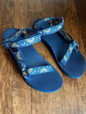 Teva Original Universal Sandals in Dark Blue Celestial Sun and Moon Womens 10